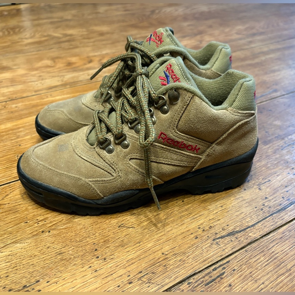 Vintage 90’s Suede Reebok Women’s Tan and Red GorpCore Hiking Boots
